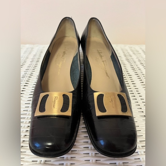 SOLD Salvatore Ferragamo heels - Picture 1 of 5